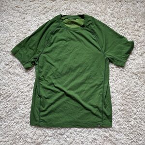 Royal Robbins Women’s Relaxed Fit Short-Sleeve Crew Tee in Kelly Green. Sz Med.
